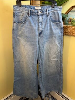 We The Free Light Blue CRVY GIA HIGH RISE WIDE LEG Size 32 Jeans